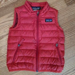 Patagonia red down vest - 18M